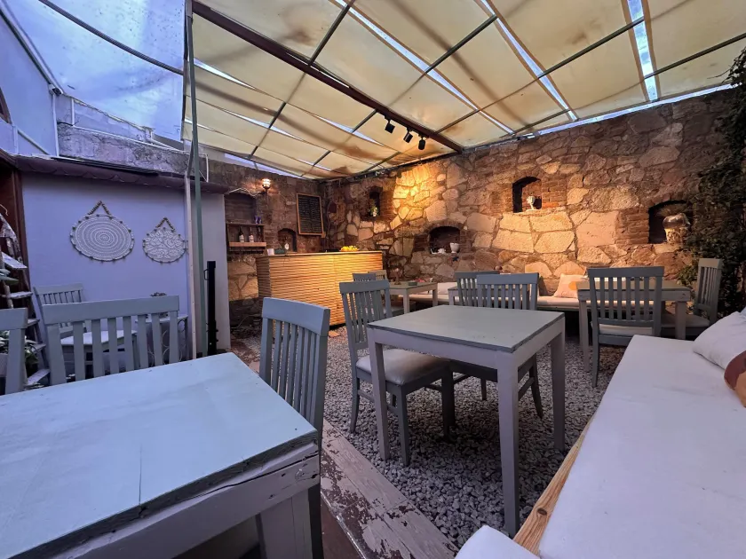 Hanole Guest House - Image 1
