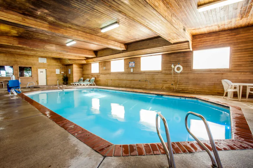 Quality Inn & Suites Vancouver North - Image 1