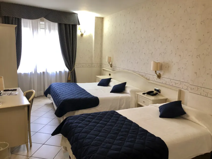 Hotel La Noce - Image 1