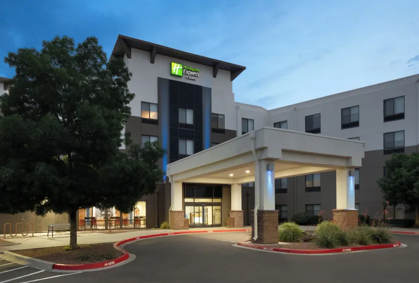 Holiday Inn Express & Suites Albuquerque Historic Old Town by IHG - Image 1