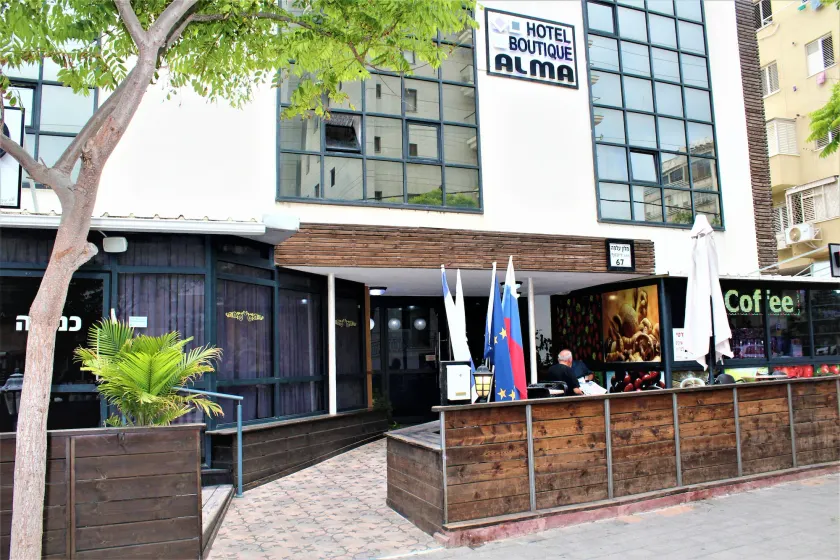 Hotel Alma - Near The Sea - Image 1