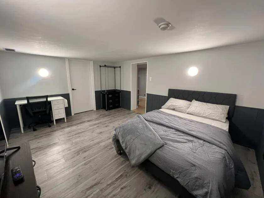 Prime Location Studio with Separate amenities - Image 1