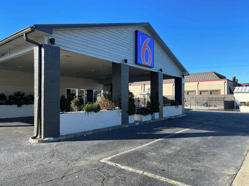 Motel 6 Greenville, NC ECU Medical Center - Image 1