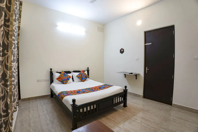 Fabhotel Continental Lebe Inn - Image 1
