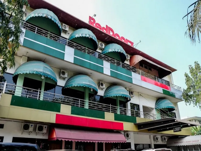 RedDoorz Syariah near T1 Juanda Airport 2 - Image 1