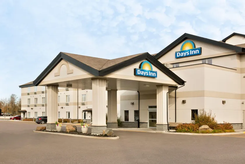 Days Inn by Wyndham Thunder Bay North - Image 1
