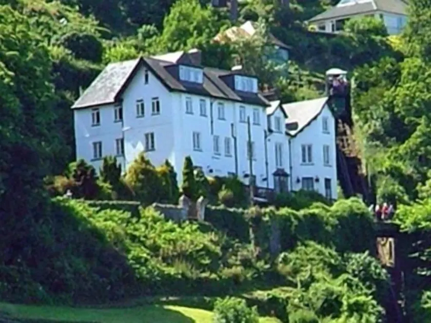 The North Cliff Hotel - Image 1