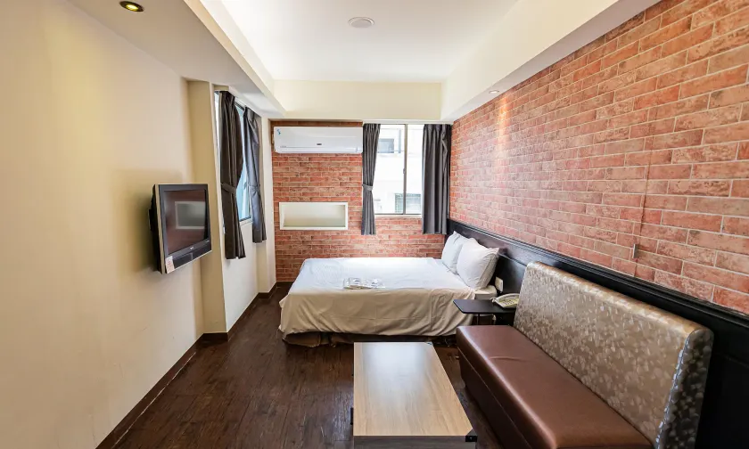 Newrise Hotel - Image 1