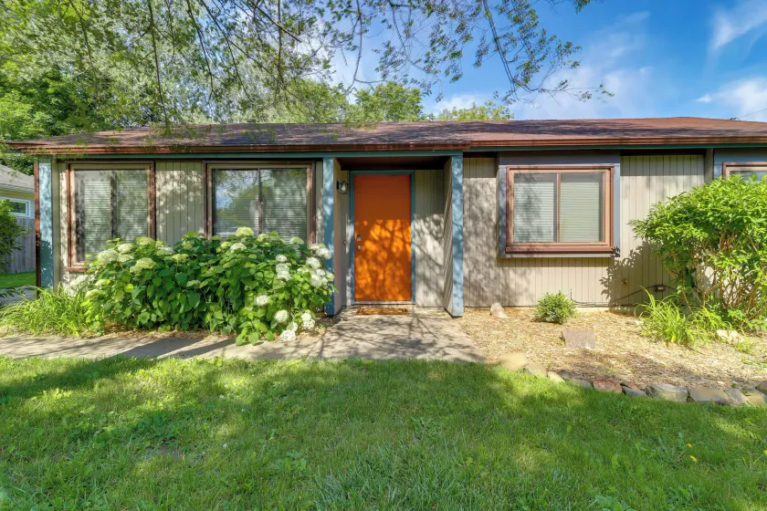 4 Mi to U-M Campus! Quiet Family Home w/ Yard - Image 1