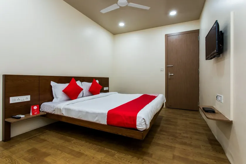 OYO 11929 Hotel Ridhi Sidhi - Image 1