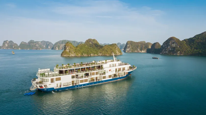 Mon Cheri Cruises - Image 1