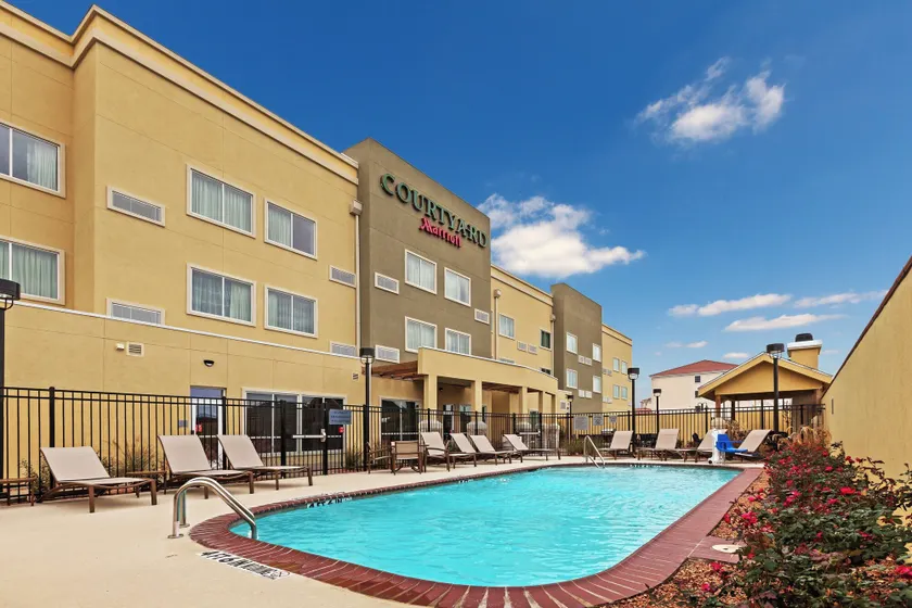 Courtyard by Marriott Odessa - Image 1
