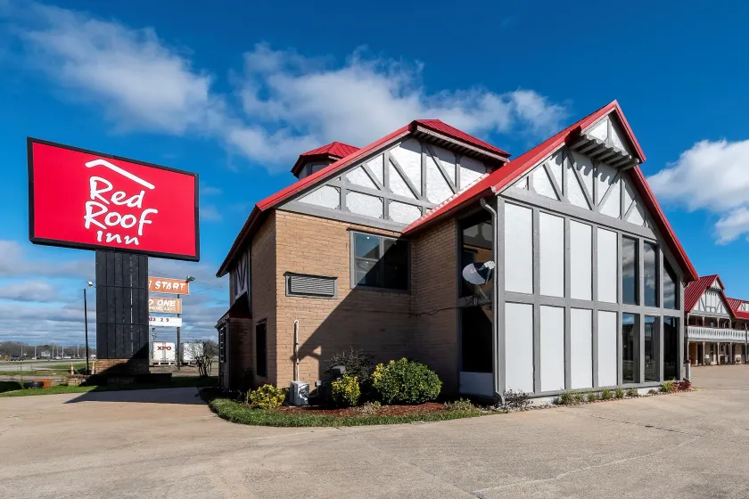 Red Roof Inn Monroe - Image 1