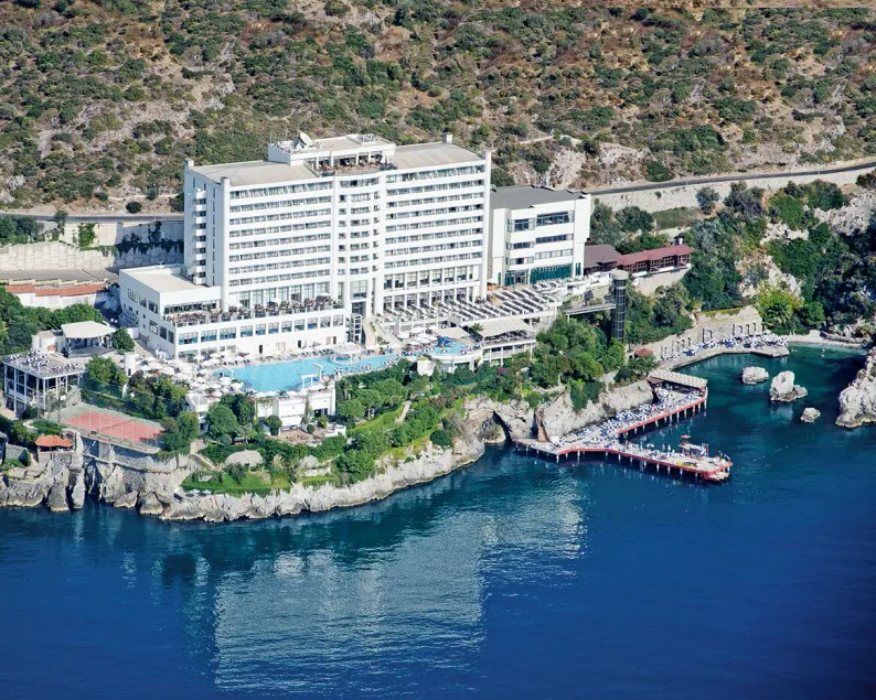Korumar Hotel Deluxe - Image 1