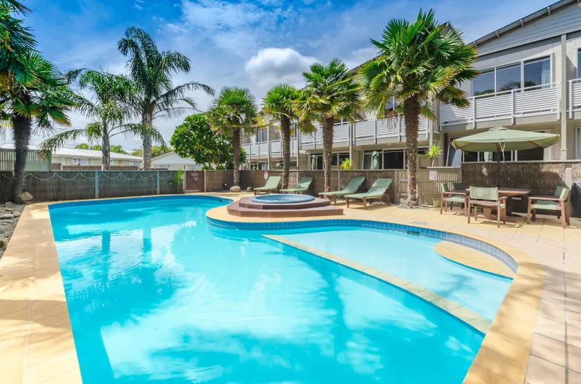 Raumati Sands Resort - Image 1