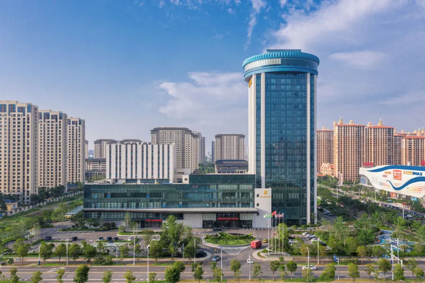 Grand Honor Hotel - Image 1