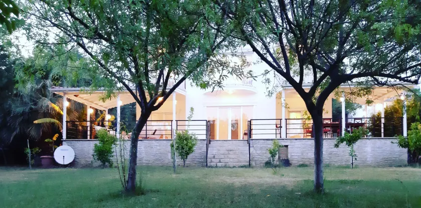 Villa White - Image 1