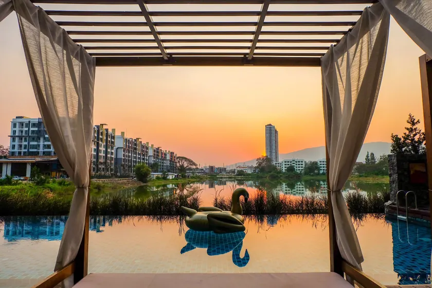 Brique Hotel Chiangmai - Image 1
