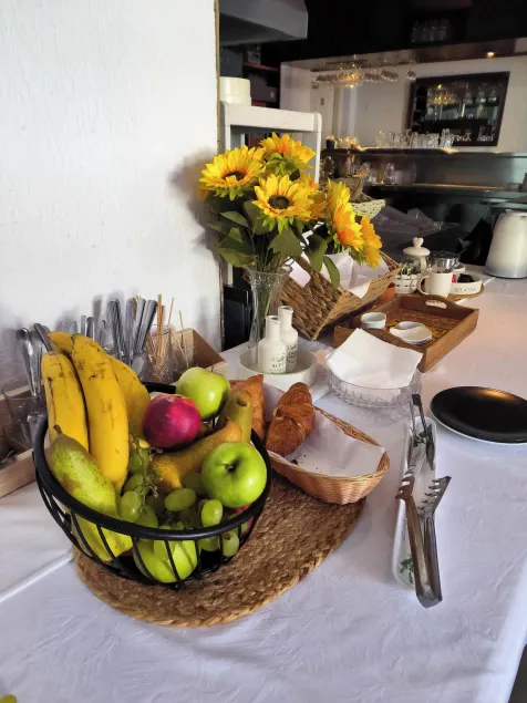 Omir Bed & Breakfast - Image 1