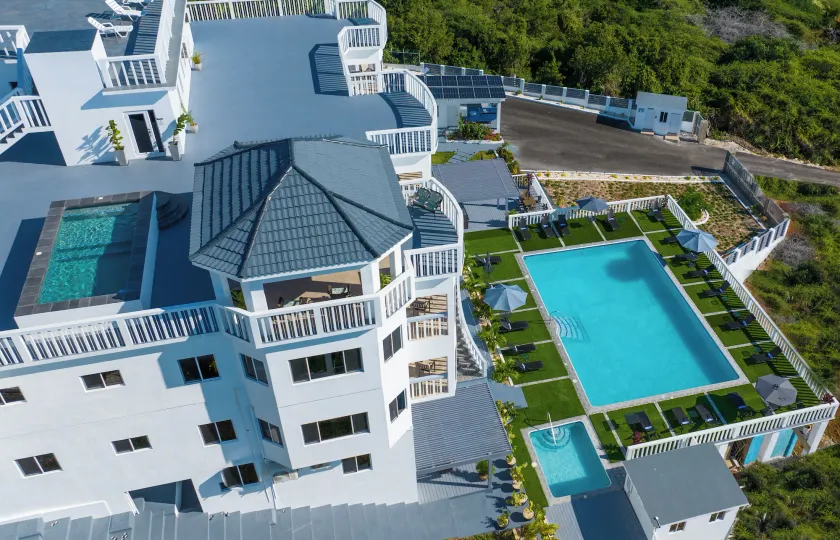 Majestic Heights Bed & Breakfast - Image 1