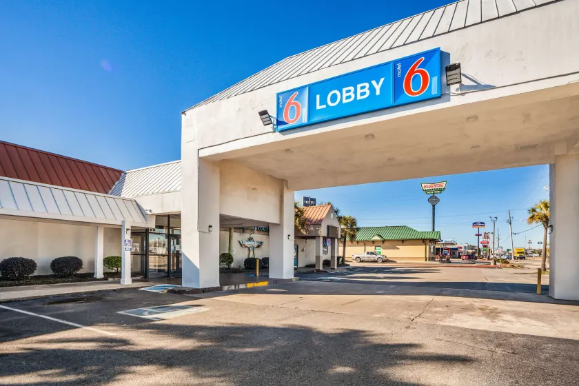Motel 6 Florence, SC - Image 1