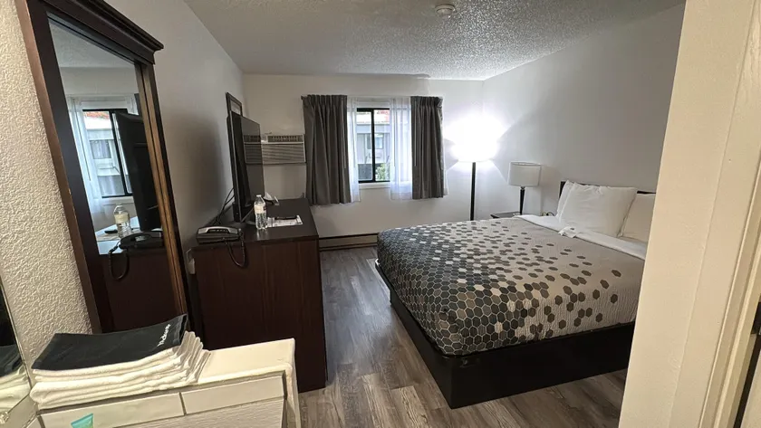 Heritage Inn - Image 1