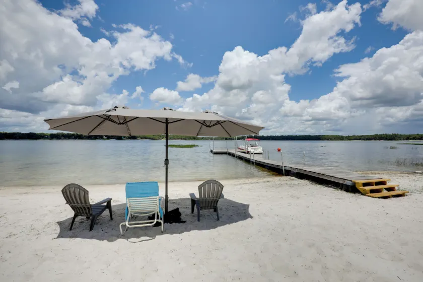 Private Beach & Dock! North Florida Lake House - Image 1
