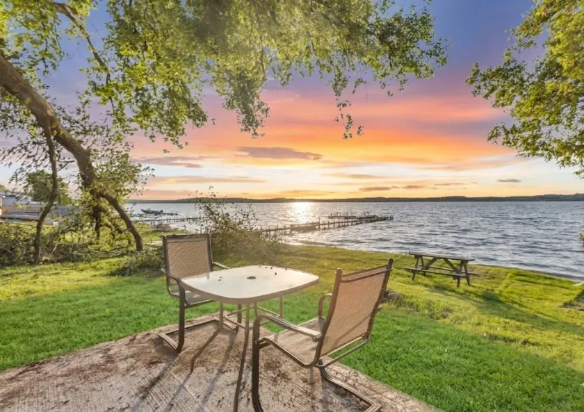 Sunny Shades Resort and Spa - Image 1