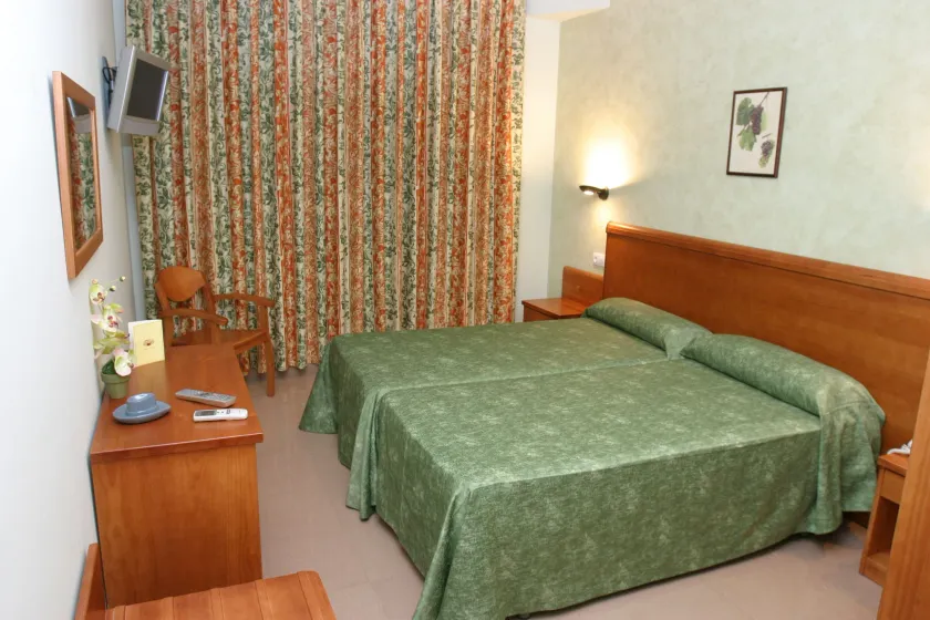 Hotel Fonda Neus - Image 1