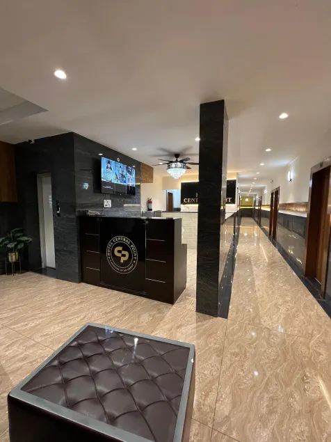 Hotel Central Point  - Image 1