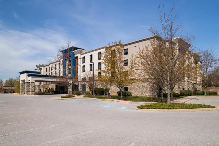 Hampton Inn & Suites Chadds Ford - Image 1
