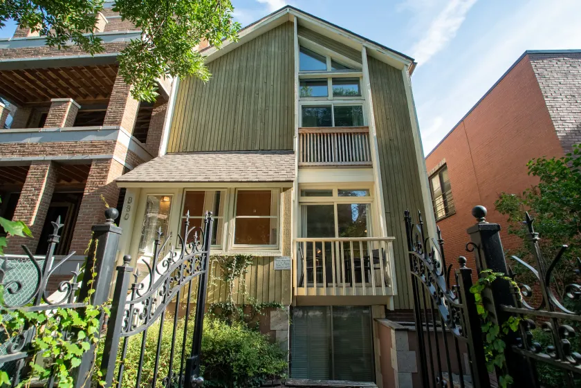 Lincoln Park Suites Operated by Roscoe Village Guesthouse - Image 1