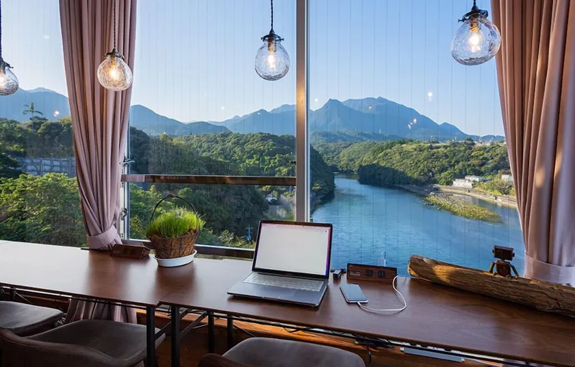 Hotel Yakushima Sanso - Coin salon dans le hall