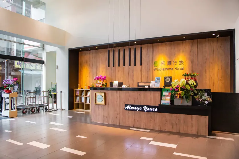 Wholesome Hotel - Image 1