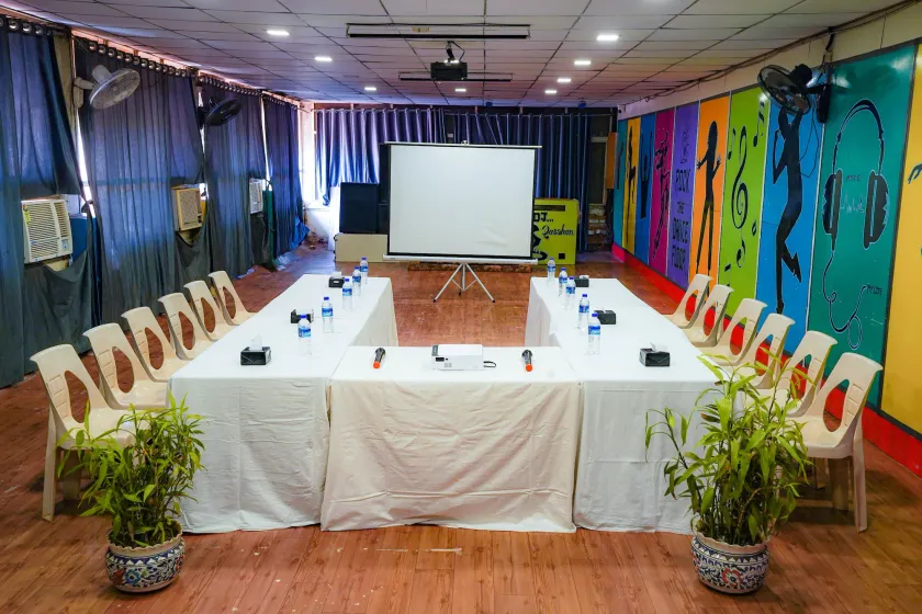 Hotel Kumar Plaza - Image 1