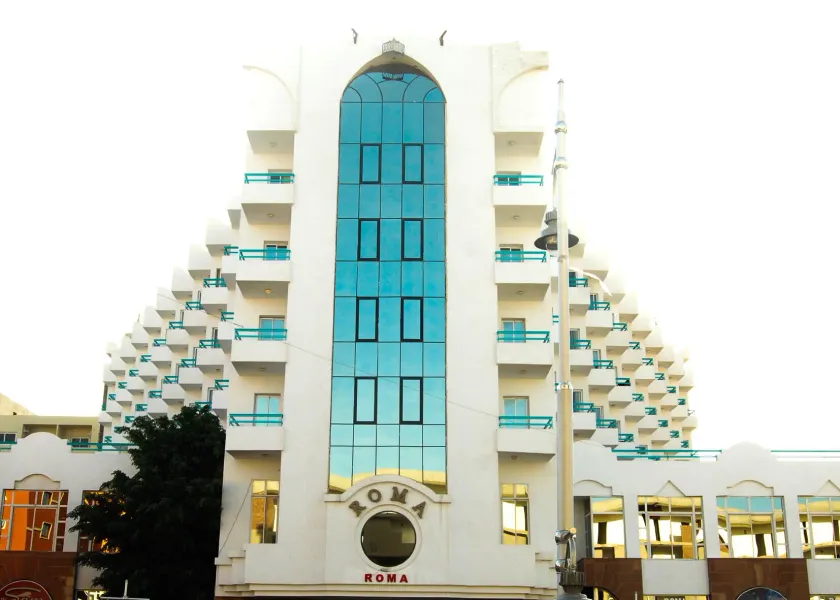 Roma Host Way Hotel & Aqua Park - Image 1