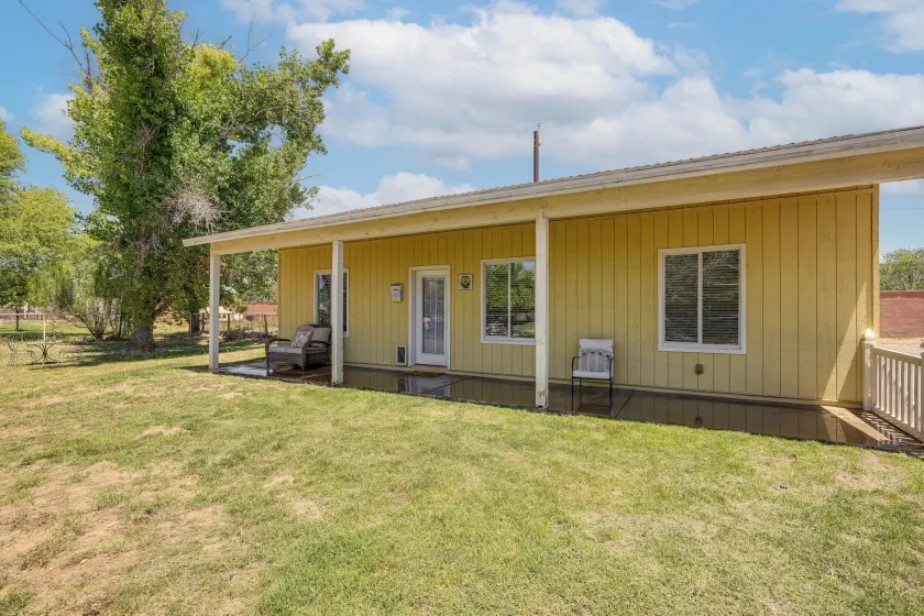 Private Acreage, Pet-friendly Yard! Gilbert Haven - Image 1