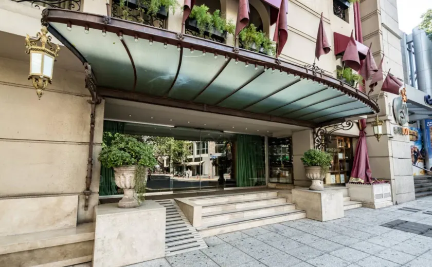 Huentala Hotel - Image 1
