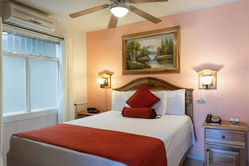 Prado Inn & Suites - Image 1