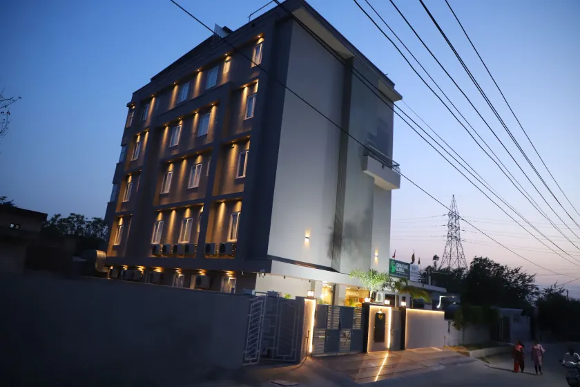 Hotel Sai - Image 1