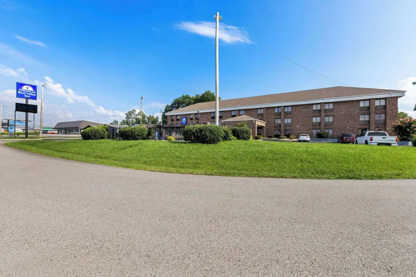 Americas Best Value Inn McMinnville - Image 1