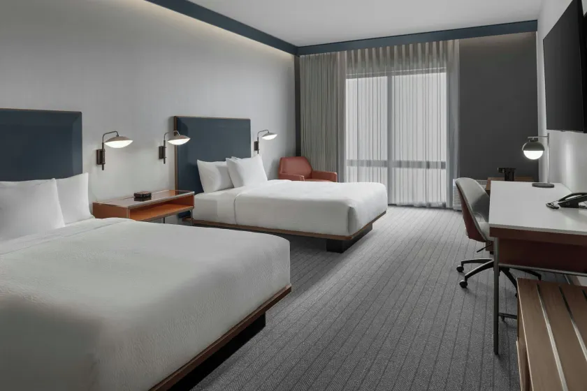 Courtyard by Marriott Woodland - Image 1