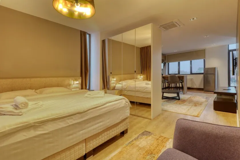 Uni88 Apartments Hotel - Image 1