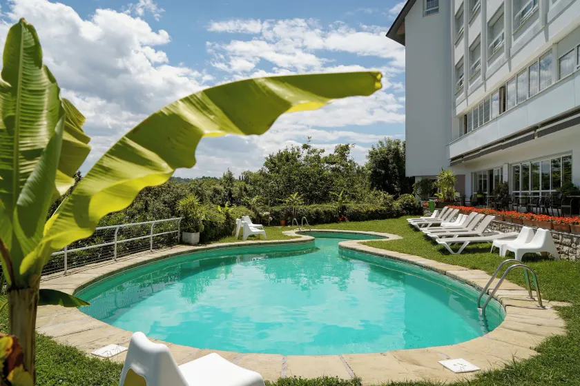 Hotel Avenida - Image 1