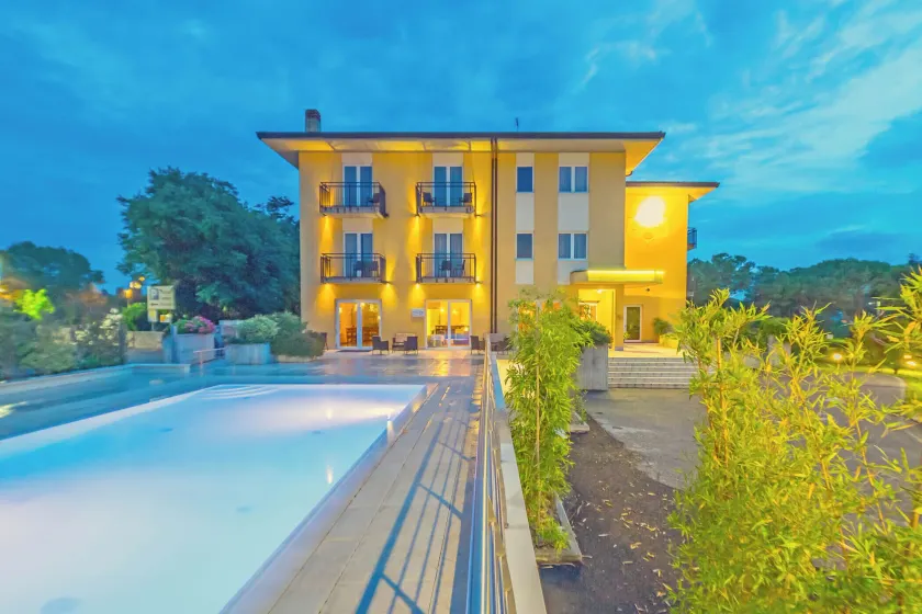 Hotel Nuova Barcaccia - Image 1