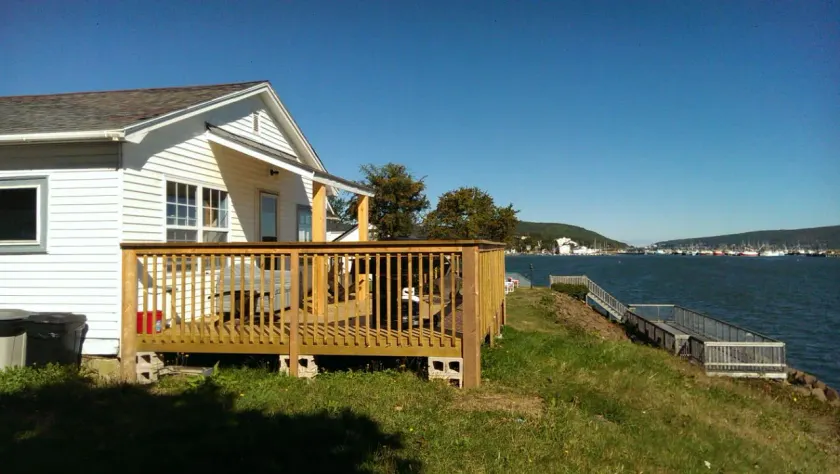 Beautiful Seaside Cottage - Image 1