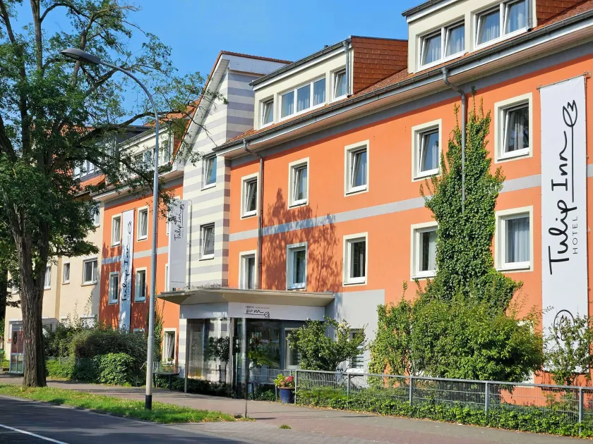 Tulip Inn Frankfurt Airport - Image 1