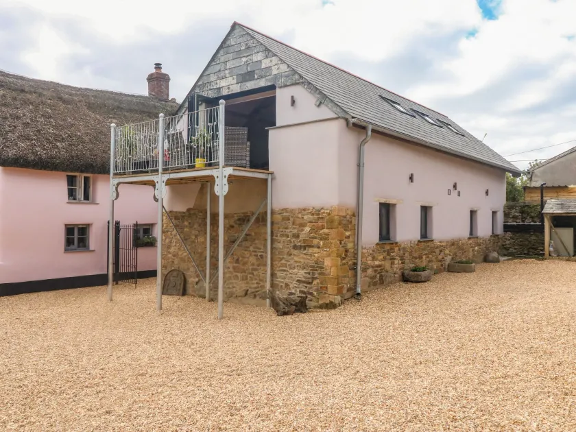 Becket's Barn - Image 1