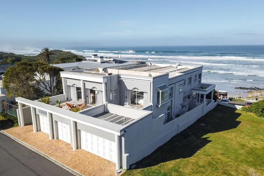 Hermanus Beachfront Lodge - Image 1