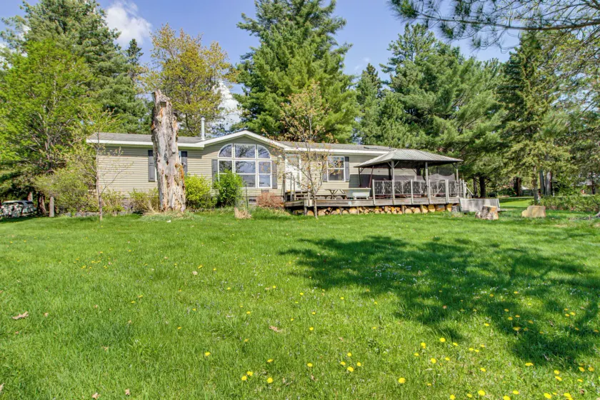 Portage Lake Home w/ Boat Dock, Yard & Fire Pit - Innvendig